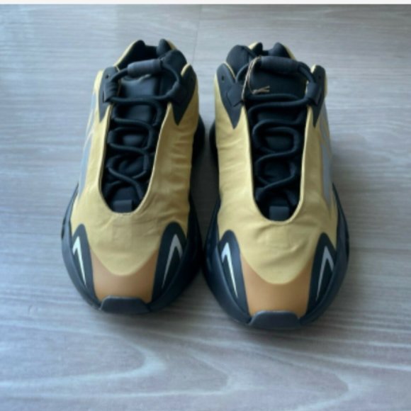 adidas Yeezy Boost 700 MNVN Honey Flux Men Size 4.5 Adidas Yeezy Boost 700 MNVN Honey Flux MPN GZ0717
